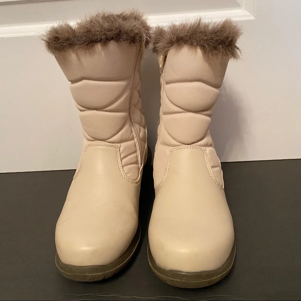 WEATHERPROOF WINTER BOOTS SHOES CREAM FAUX FUR ZIPPER Size 7.5 M